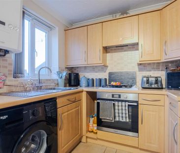 2 bedroom semi-detached house to rent - Photo 5