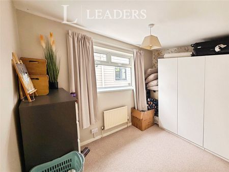 2 bedroom house to rent Jubilee Avenue, Clacton-on-Sea, CO16 - Photo 4