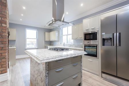 2 bedroom penthouse to rent - Photo 4
