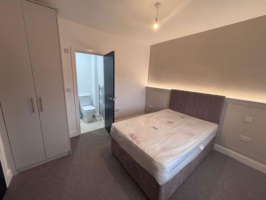 6 bedroom house of multiple occupation to rent - Photo 1