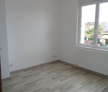 Location Maison 7 pièces 99m² TOURLAVILLE 50110 - Photo 3