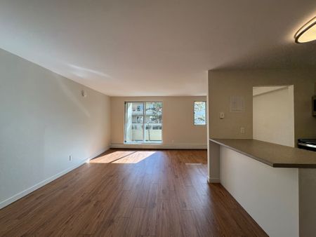 For Lease - 5611 Valley Way Unit# 217, Niagara Falls, Ontario - Photo 5