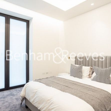 1 Bedroom flat to rent in Lancer Square, Kensington, W8 - Photo 1