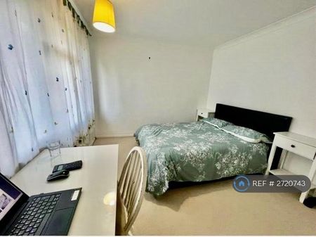 3 bedroom semi-detached house to rent - Photo 3