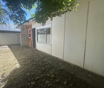 Cozy 3-Bedroom Home in Central Bathurst - Photo 1