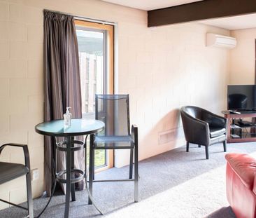 2 Bedroom Apartment by Otago Golf Course - Photo 1