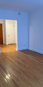 4 1/2 À LOUER, CÔTE-DES-NEIGES, DEUX CHAMBRES, LIBRE MAINTENANT - Photo 3