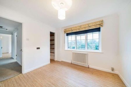 Burwood Park Road, Walton On Thames, Surrey, KT12 - Photo 4