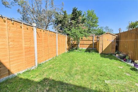 3 bedroom terraced house to rent - Photo 3