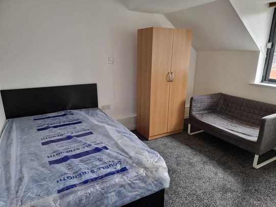 Studio to rent - Photo 1