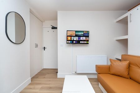 En-Suite Room 9, Malmesbury Road, Shirley, Southampton SO15 - Photo 4