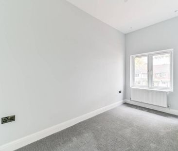 3 bedroom flat to rent - Photo 3