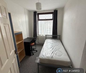 4 bedroom terraced house to rent - Photo 5