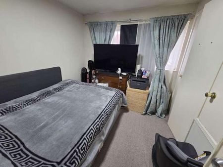 Dunnock Road, London, E6 - Photo 3