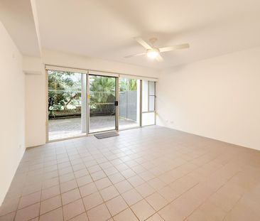 Large 4 Bedroom townhouse across the road from Fingal Bay Beach - Photo 1