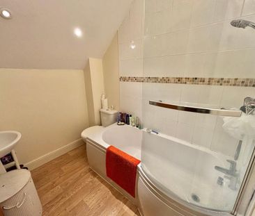 4 bedroom mews to rent - Photo 5