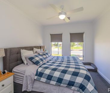 3 BEDROOM FAMILY HOME - 3 LIVING AREAS & SHED - Photo 6