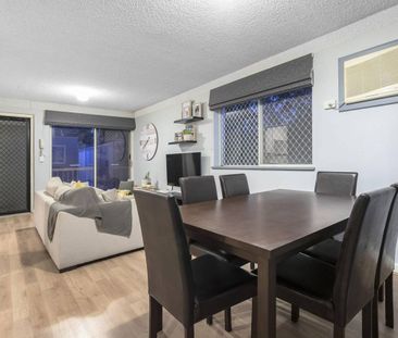 CHIC URBAN APARTMENT - Photo 2