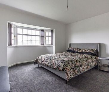 3 bedroom end of terrace house to rent - Photo 3