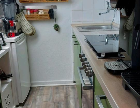 Dachgeschosswohnung in 47799 Krefeld mit EBK ab sofort! - Foto 1