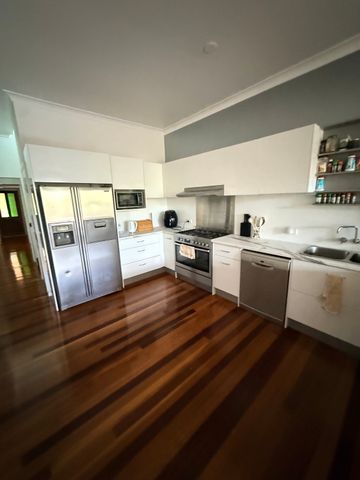 East Brisbane - Photo 5