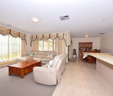 12 Snowdrop Drive, Keysborough VIC 3173 - House For Rent | Domain - Photo 6