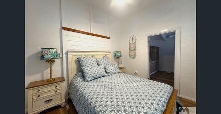 Immaculate, Fully Renovated Character Cottage – Fully Furnished & One Street From the Waterfront - Photo 5