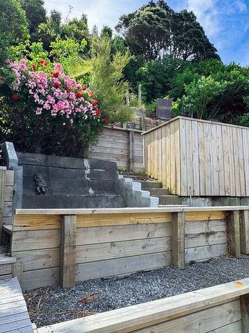 2-3 bedroom house. Close to shops and bus. - Photo 2