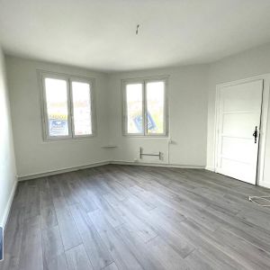 Location Appartement 2 pièces 50m² ST ETIENNE 42000 - Photo 2