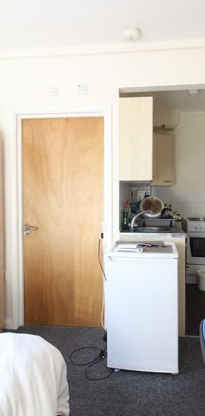 Studio to rent - Photo 1