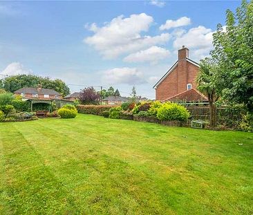 Crows Lane, Upper Farringdon, Alton, Hampshire, GU34 - Photo 3