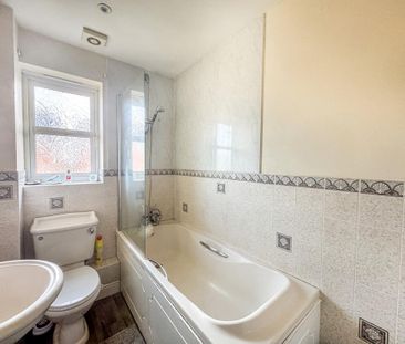 2 bedroom semi-detached house to rent - Photo 5