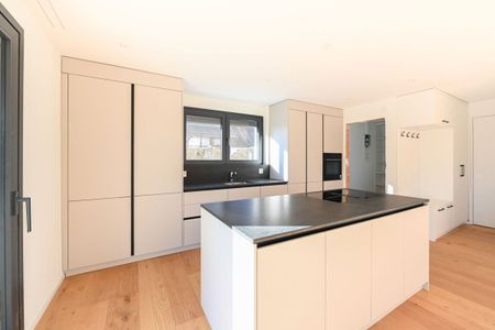 FIRST-TIME OWNERSHIP - LUXURIOUS 3.5-ROOM GARDEN APARTMENT - Photo 4