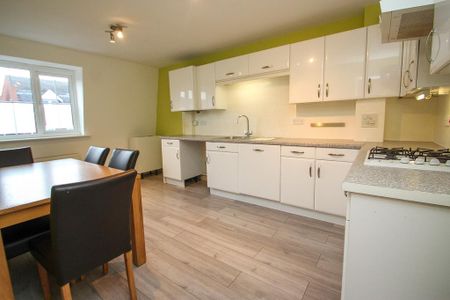 2 bedroom maisonette to rent - Photo 5