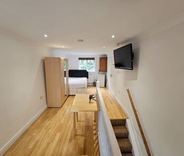 Studio Flat, Finchley Road, NW11 - Photo 2