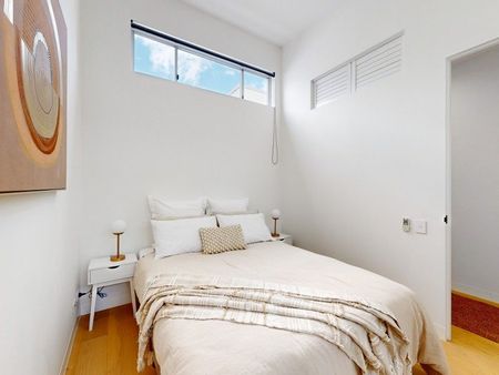 Luxury Furnished Apartment offering Flexible Lease Terms, Utility Costs included - Photo 3