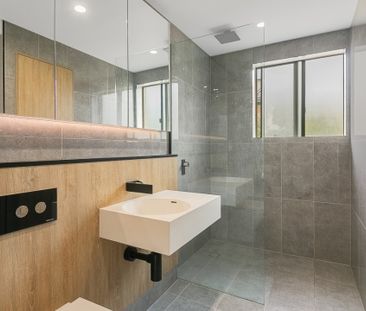 STUNNING RENOVATED UNIT IN THE HEART OF COOLANGATTA - Photo 5