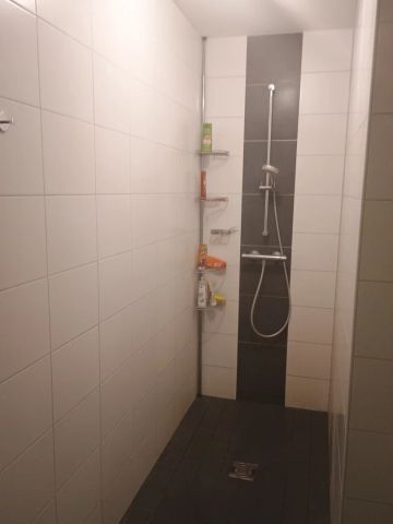 Neuwertige 2-Zimmer-Wohnung mit PKW-Stellplatz im Zentrum von Gurten - Foto 4