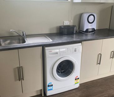 Private Self Contained Unit - Photo 4