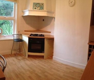 2 bedroom ground floor maisonette to rent - Photo 2