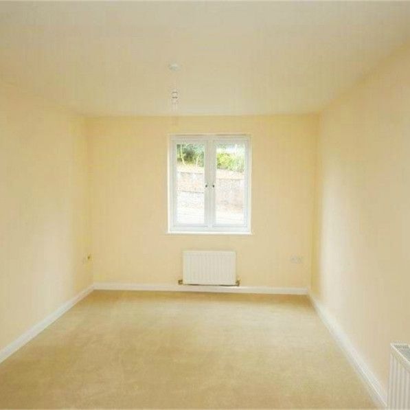 The Point, Compass Hill, Taunton - Photo 1