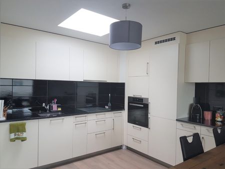 MAGNIFIQUE 2 ½ PIECES AVEC GRAND BALCON ! - Photo 4