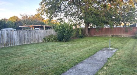 3 Bed, Lansdowne - Photo 4