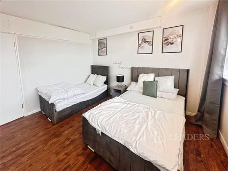 2 bedroom flat to rent - Photo 3