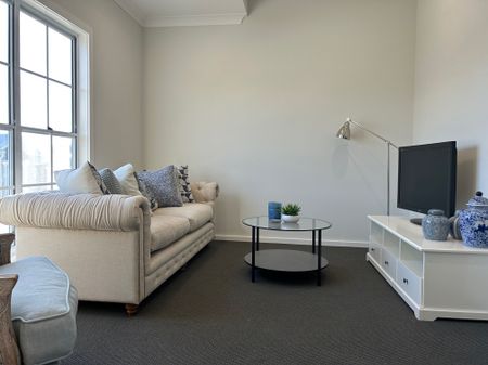 Beautiful, Spacious & Inviting - Photo 5
