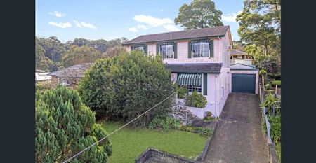 Spacious 4 Bedroom Home - Photo 5