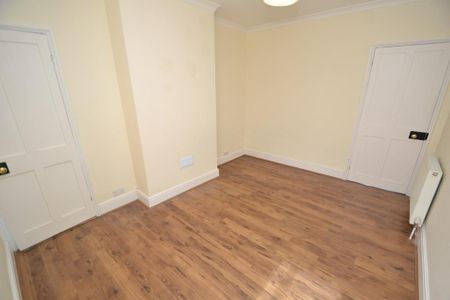 2 bedroom semi-detached house to rent - Photo 3
