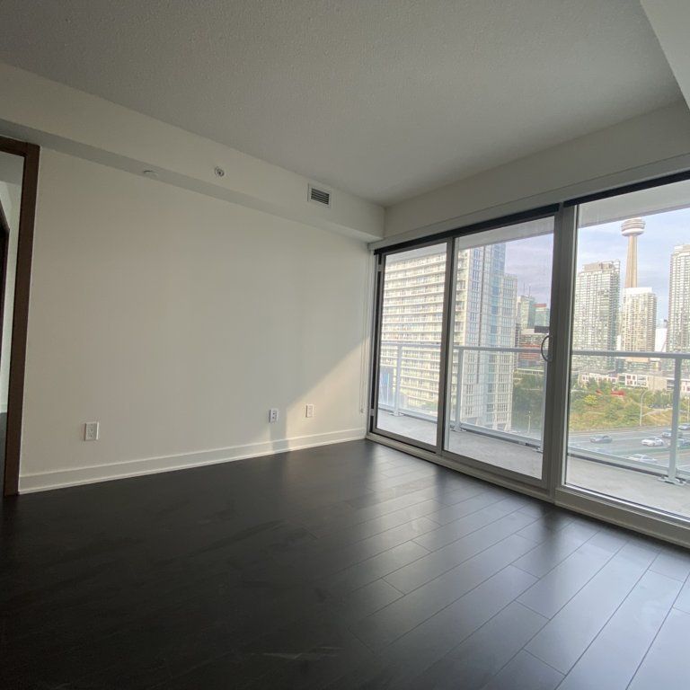 For Lease - 17 Bathurst Street Unit# 1011, Toronto, Ontario - Photo 1