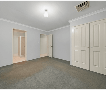 Perfect Blend of Comfort and Connectivity - Photo 3