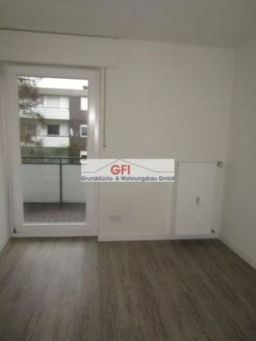 Komplett renovierte 4-Zimmer-Wohnung mit zwei Balkonen im modernisierten Objekt - Foto 3